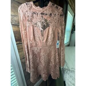 008. SAYLOR Lace Dress Size M Color is Leondra Pink